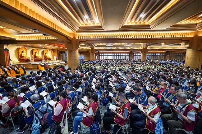 中台禪寺慶祝三○五二年佛誕浴佛法會暨夏安居報恩藥師法會