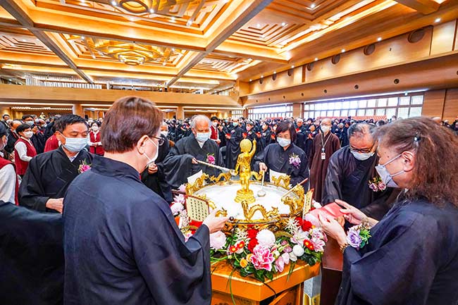 中台禪寺慶祝三○五二年佛誕浴佛法會暨夏安居報恩藥師法會