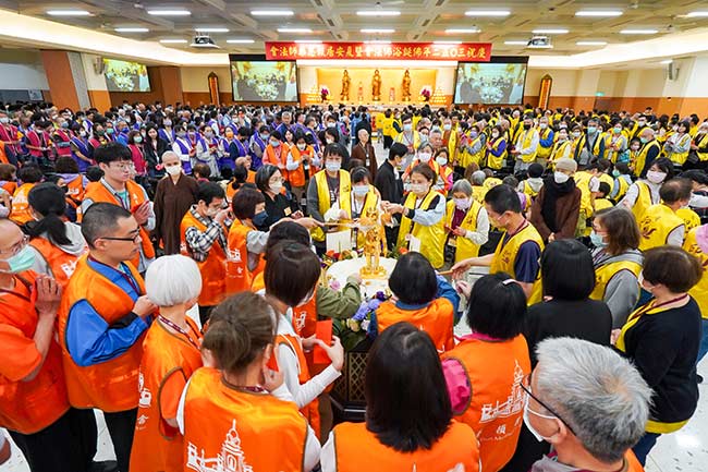中台禪寺慶祝三○五二年佛誕浴佛法會暨夏安居報恩藥師法會